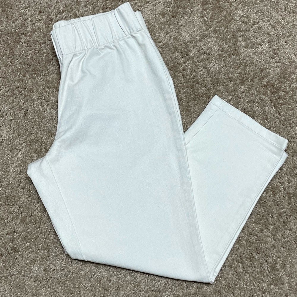 SOFT SURROUNDINGS CROPPED PULL ON PANTS. SIZE XSP. OFF-WHITE.